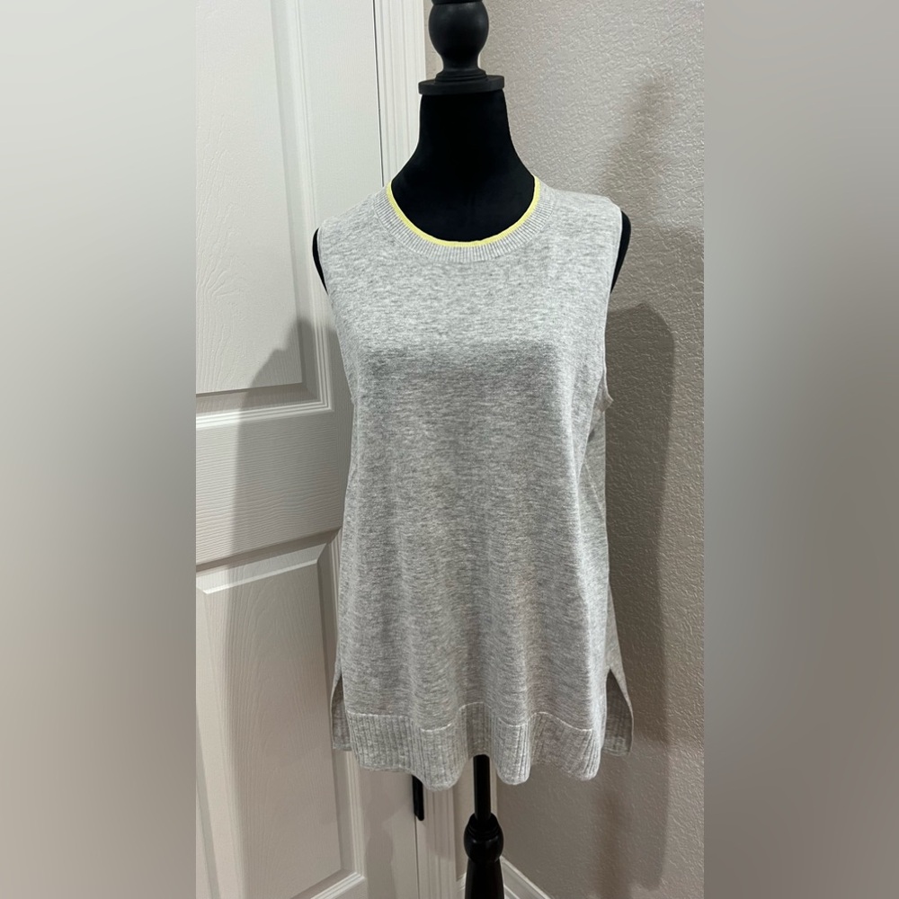 LILLA P SLEEVELESS WOMEN SHELL GRAY SWEATER SIZE LARGE